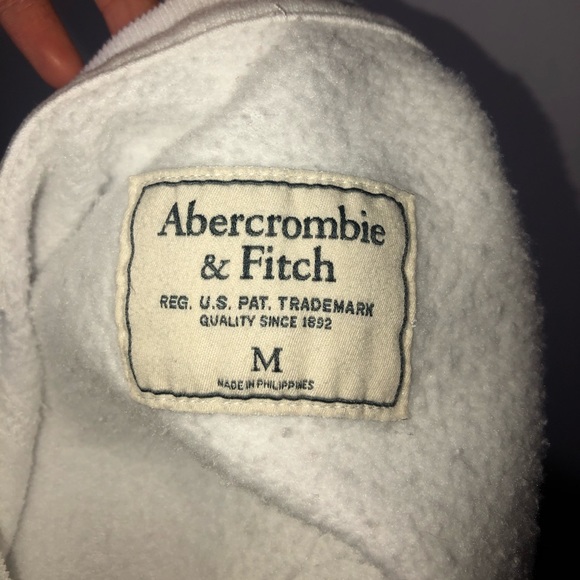 sweater - Picture 3 of 3